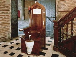 toilet-throne-wood